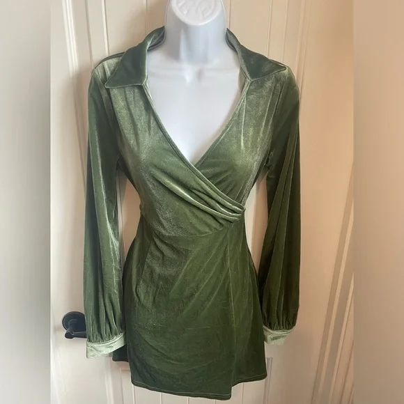 NWT Cider Belted Sage Green Velvet Mini Dress, Size Small - Picture 3 of 11
